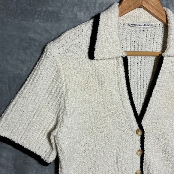 Abercrombie and Fitch Short-Sleeve Crochet-Style Polo Knit Top Women's XS - Picture 3 of 7